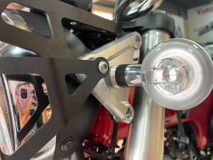 Pat gắn đèn xi nhan trước Gcraft nhập Thái Lan