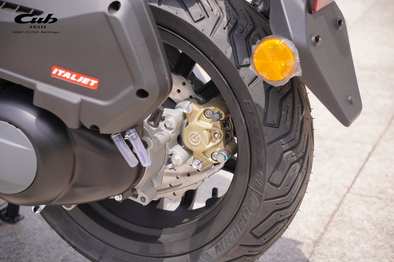 Siêu phẩm tay ga thể thao Italjet Dragster – khuyến mãi Giảm 50% khi nâng cấp phuộc Ohlins