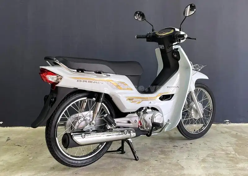 Chi tiết từ a đến z chiếc xe Honda Dream Thái Lan màu trắng đang được săn đón tại Việt Nam