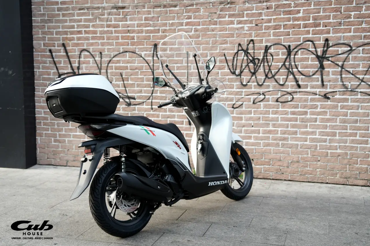 Honda SH150i Sport Edition 68 Honda SH150i Sport Edition