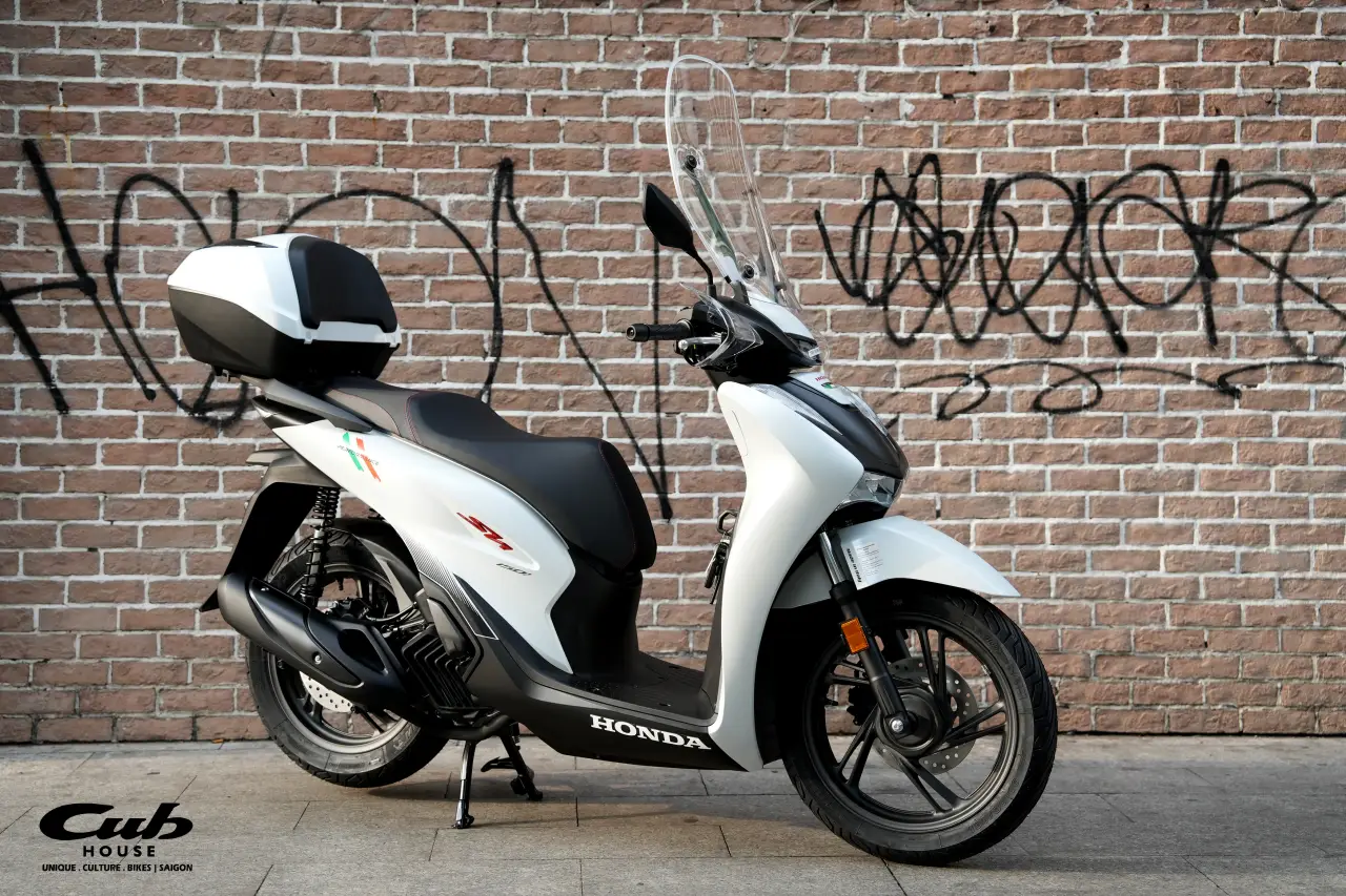 Honda SH150i Sport Edition 65 Honda SH150i Sport Edition