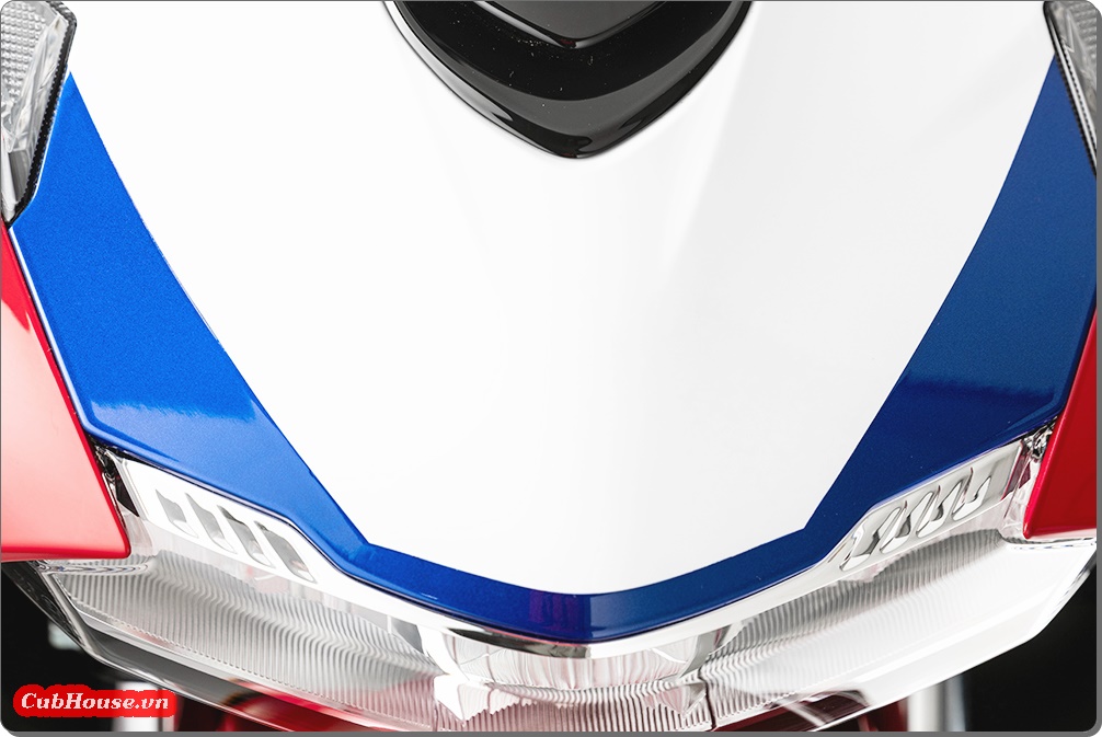 Honda SH150i Special Edition HRC (3) eR5cvMlT Honda SH150i Special Edition HRC 3