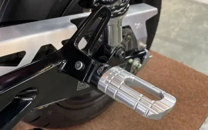 Gác chân sau H2C chính hãng Thái Lan – Đồ chơi Honda Dax 125