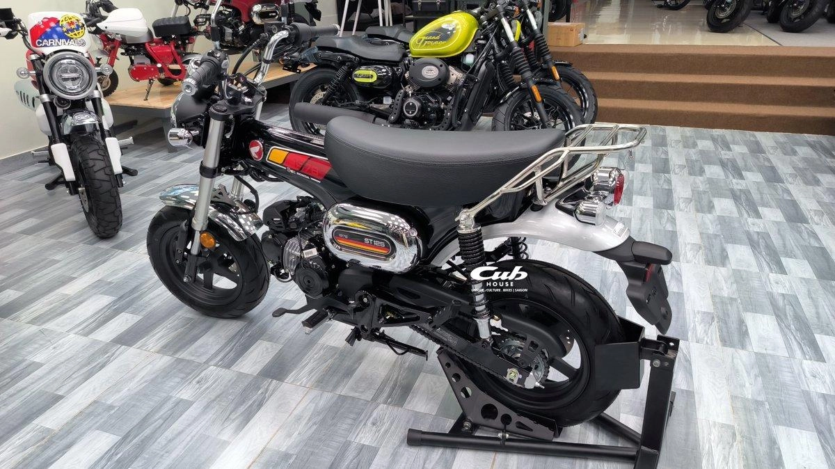 Honda Dax 1978 Special Colour Edition