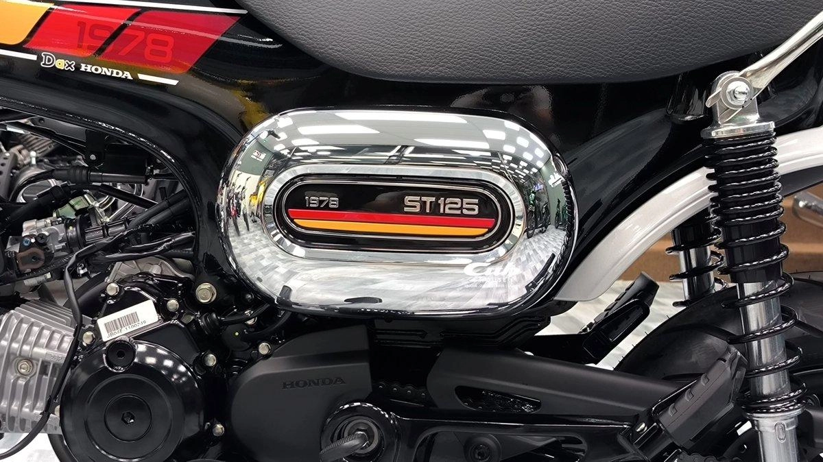 Honda Dax 1978 Special Colour Edition