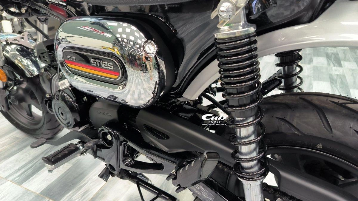 Honda Dax 1978 Special Colour Edition