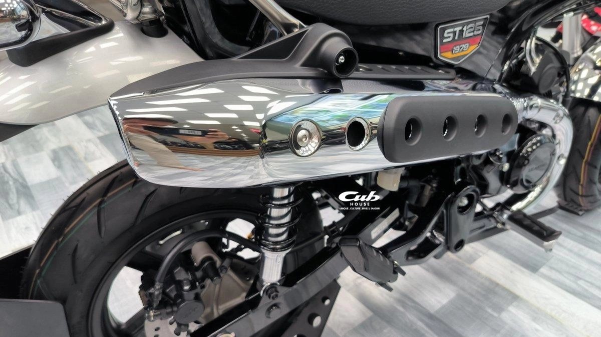 Honda Dax 1978 Special Colour Edition