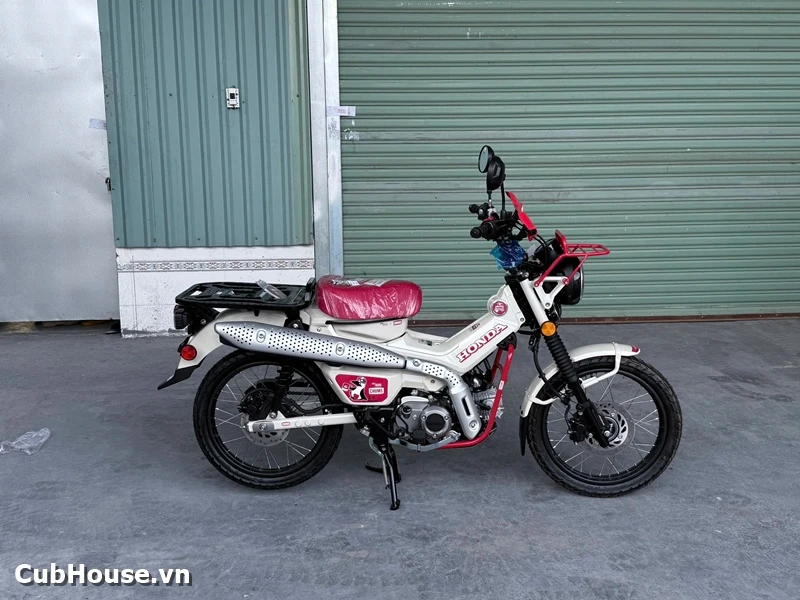 Hình ảnh chi tiết Honda CT125 Chums Limited Edition về đến Cub House Sài Gòn