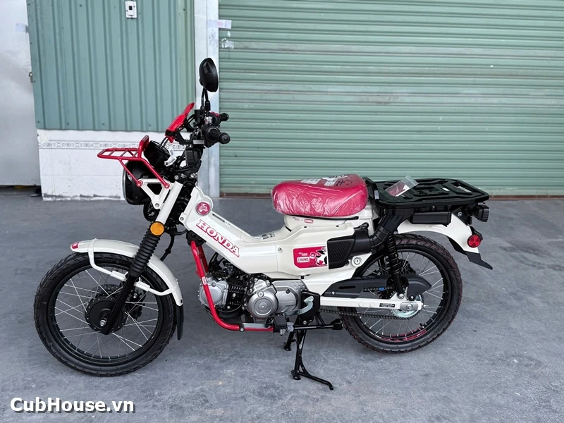 Hình ảnh chi tiết Honda CT125 Chums Limited Edition về đến Cub House Sài Gòn