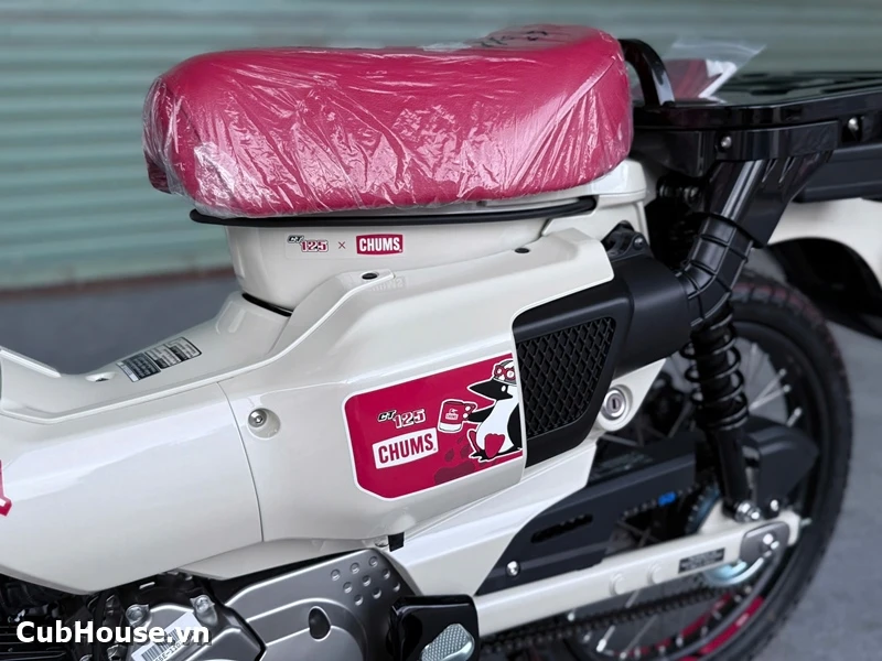Hình ảnh chi tiết Honda CT125 Chums Limited Edition về đến Cub House Sài Gòn