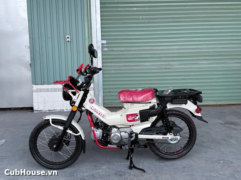Hình ảnh chi tiết Honda CT125 Chums Limited Edition về đến Cub House Sài Gòn