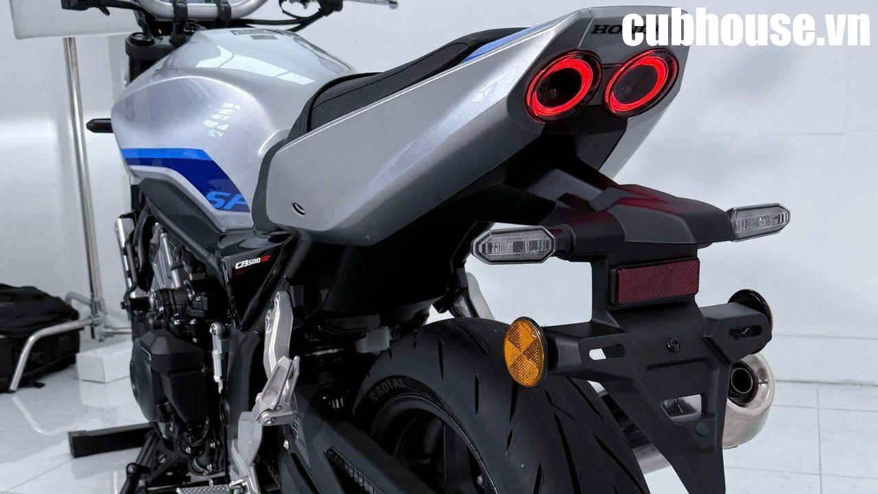 Honda CB500SF Super Four 2026 có gì đặc biệt? Thiết kế cổ điển, động cơ 4 xy-lanh, Honda E-Clutch và giá dự kiến 285 triệu đồng