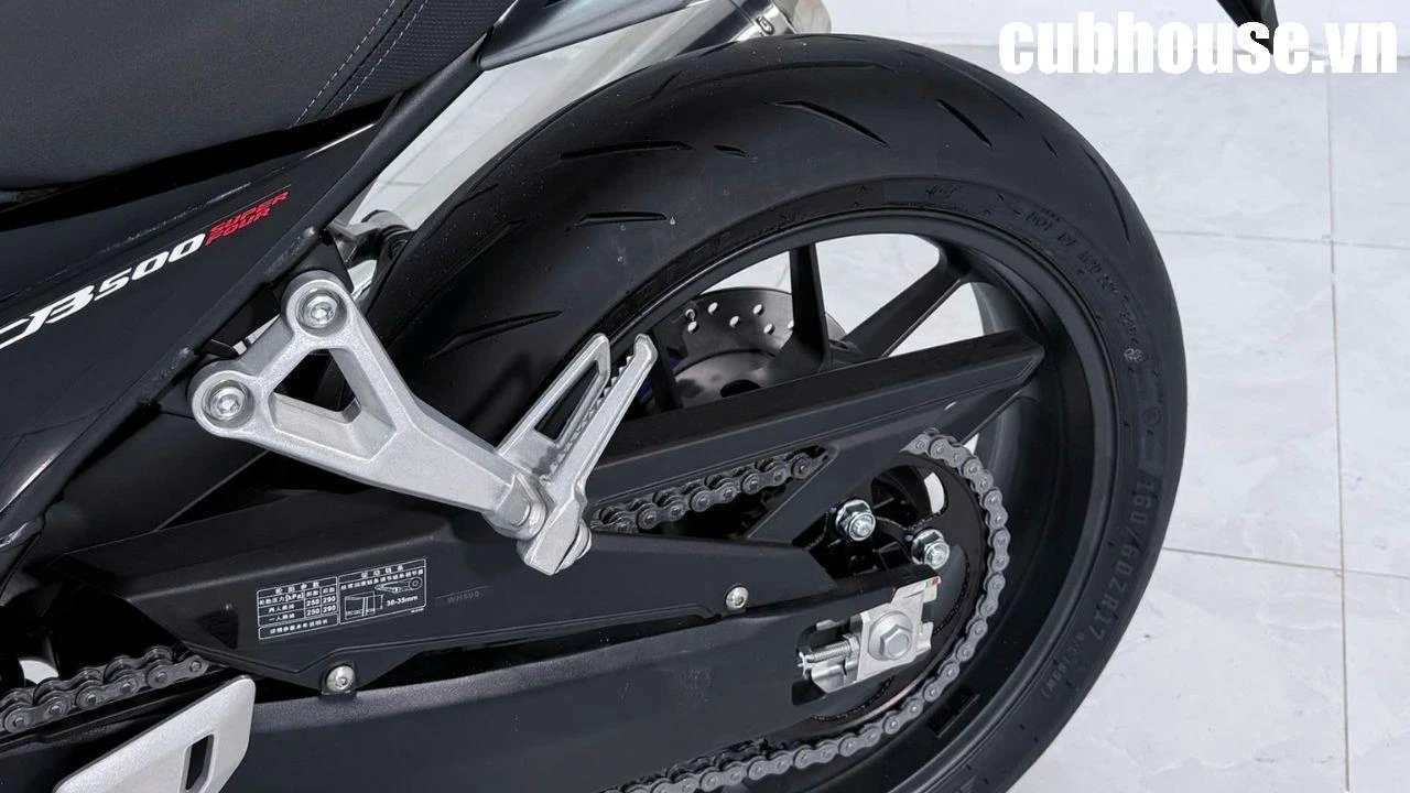 Honda CB500SF Super Four 2026 có gì đặc biệt? Thiết kế cổ điển, động cơ 4 xy-lanh, Honda E-Clutch và giá dự kiến 285 triệu đồng