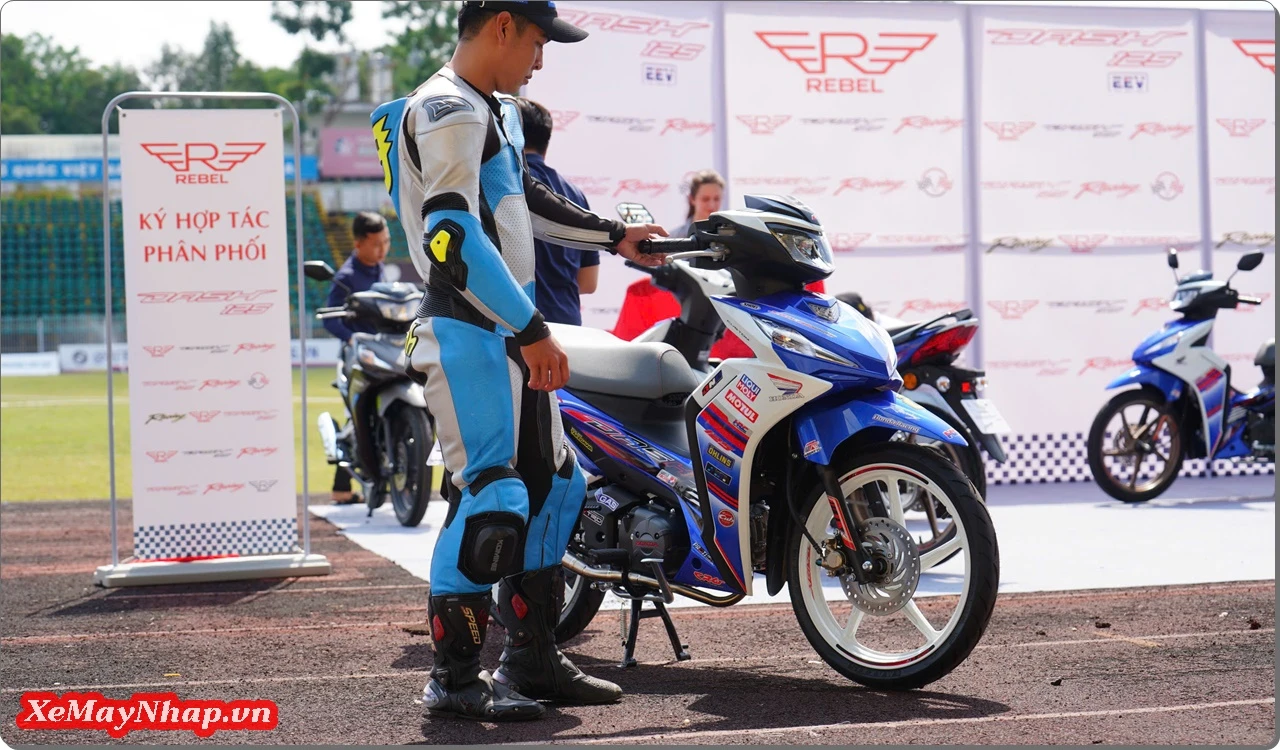 cubhouse vn ban giao honda dash 125fi malaysia 2026 special edition custom den khach hang tp hcm 7