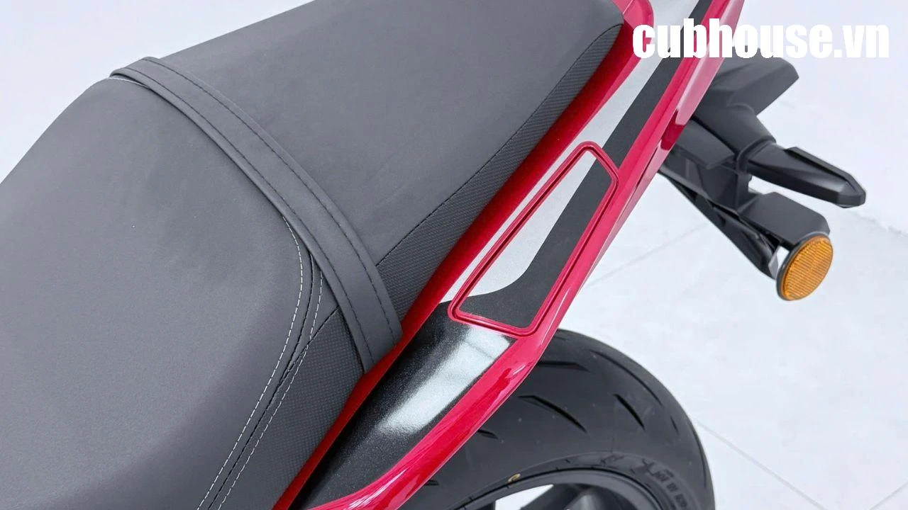 Honda CB500SF Super Four 2026 – Huyền thoại Super Four trở lại với diện mạo hoàn toàn mới!