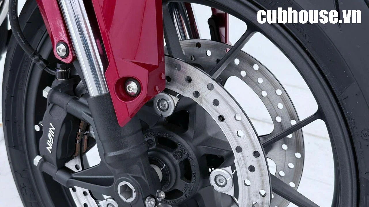 Honda CB500SF Super Four 2026 – Huyền thoại Super Four trở lại với diện mạo hoàn toàn mới!