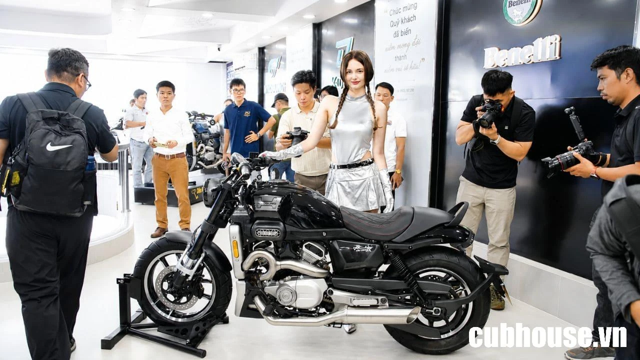 Hyosung GV350X chính thức mở bán tại Việt Nam với giá 135 triệu đồng