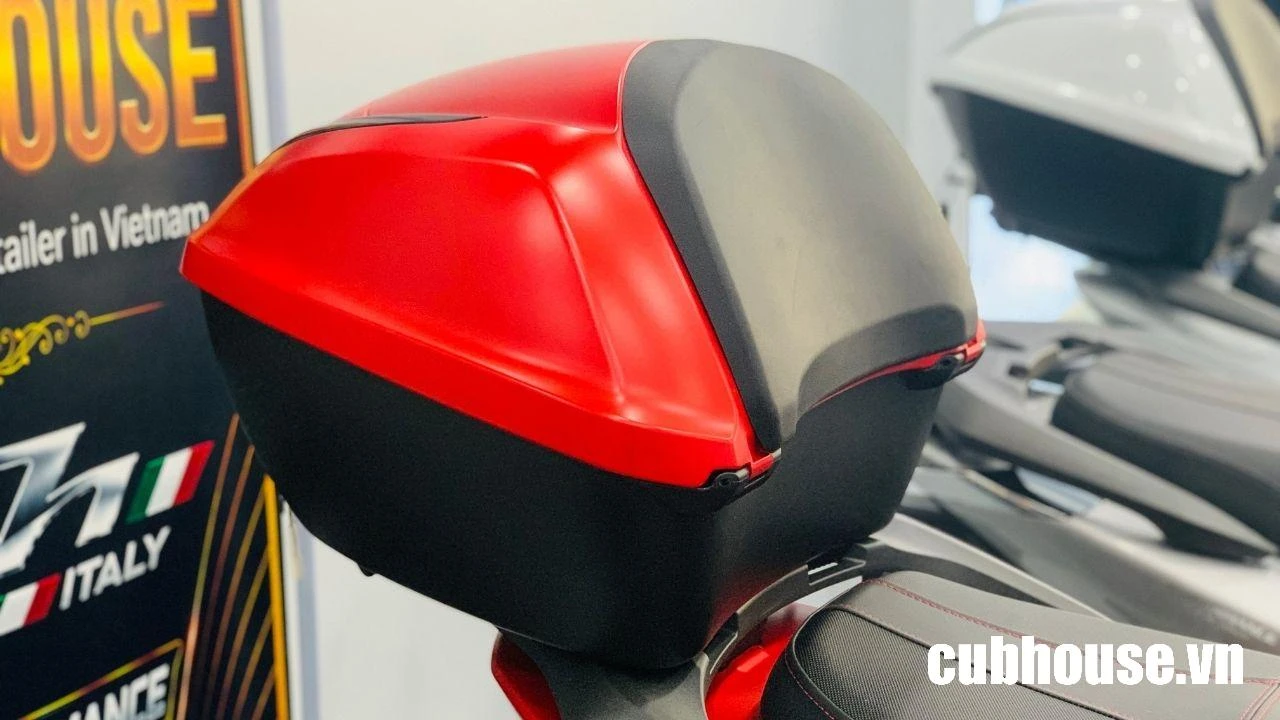 Honda SH150i Italy Sporty Edition đỏ nhám