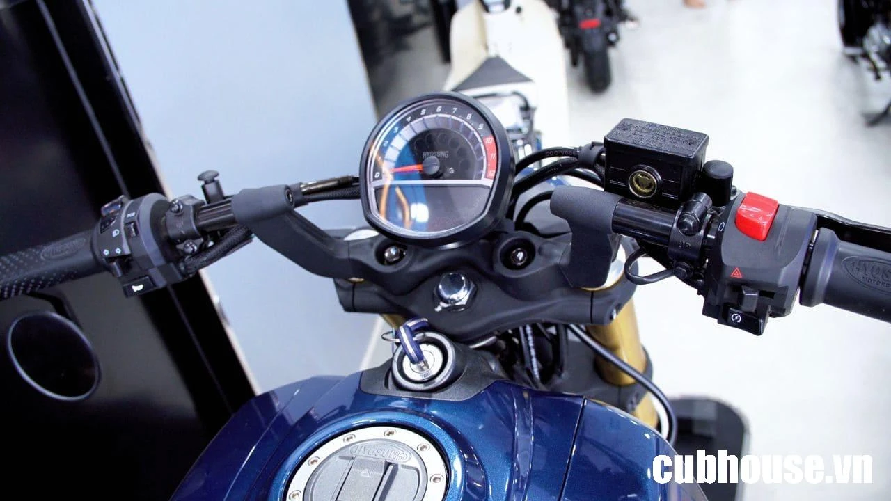 Hyosung GV350X chính thức mở bán tại Việt Nam với giá 135 triệu đồng