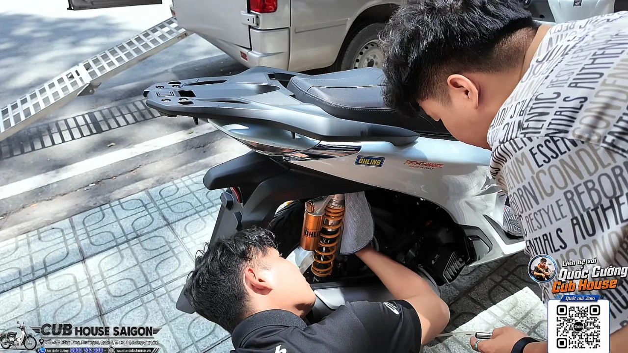 Khui thùng giao xe Honda SH150i nhập Ý, lên phuộc Öhlins tại CubHouse VN