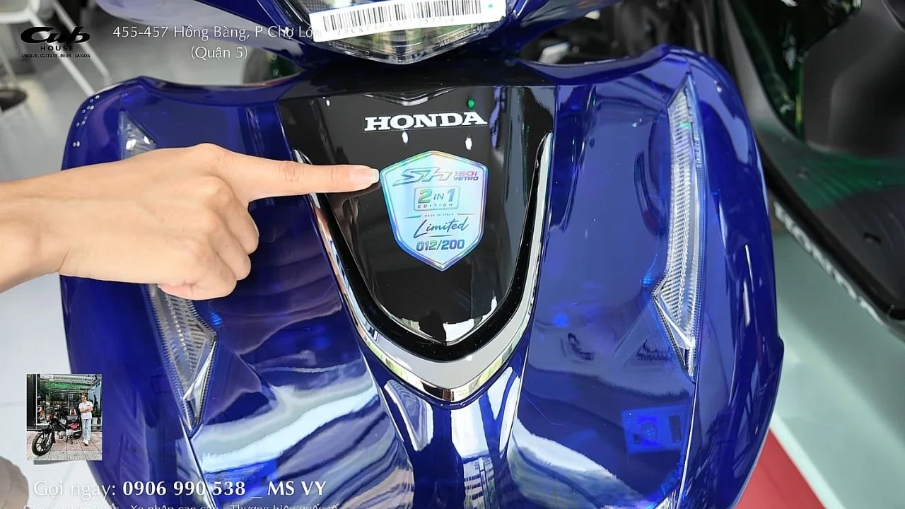 Lạ mắt Honda SH Ý Super Vetro: Một chiếc xe, hai sắc màu