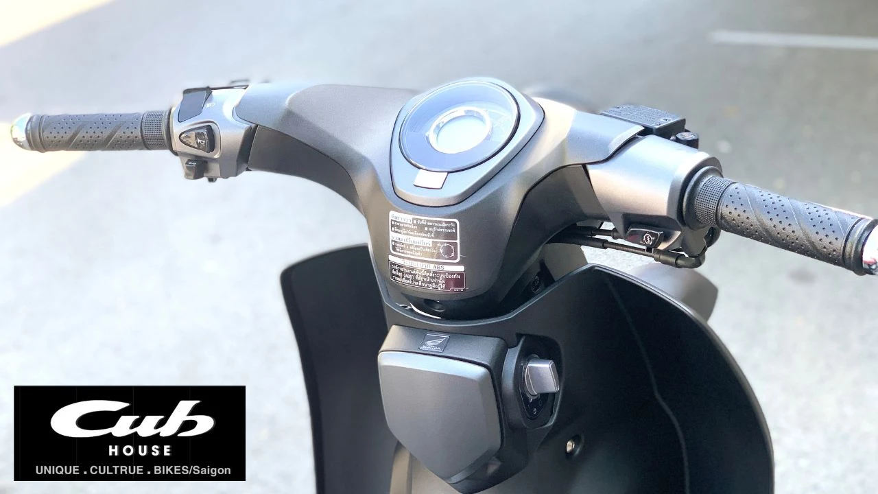 Super Cub C125 ABS 2026 màu đen: Lựa chọn đáng chú ý cho người thích Cub cao cấp