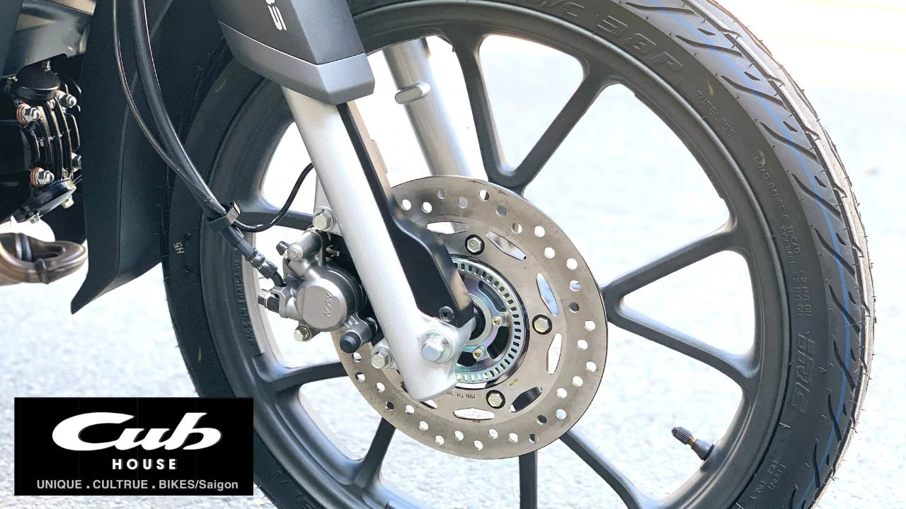 Super Cub C125 ABS 2026 màu đen: Lựa chọn đáng chú ý cho người thích Cub cao cấp