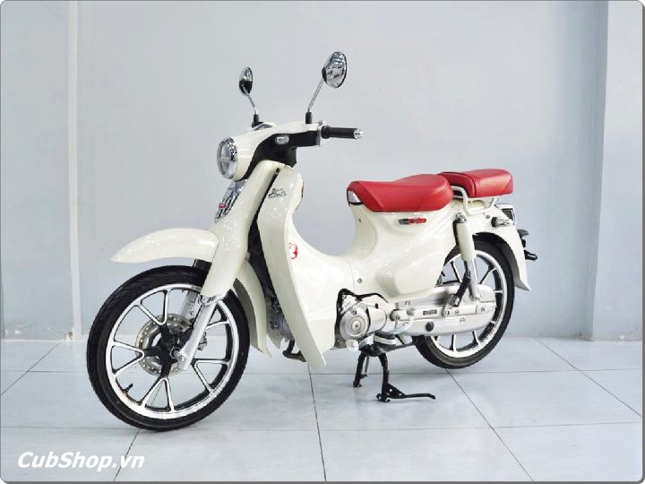 Honda Super Cub C125 Custom Trắng 2026