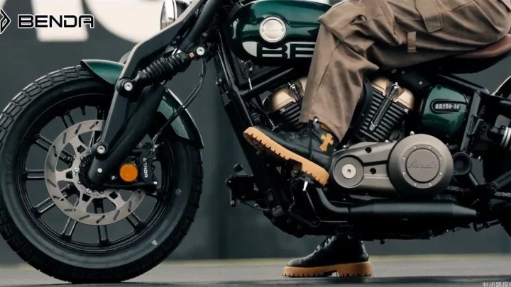 Xe Benda Napoleon 250 Bobber