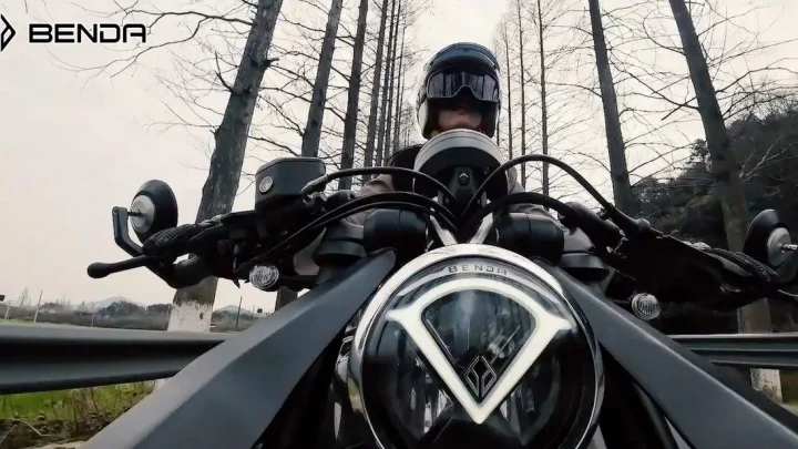 Xe Benda Napoleon 250 Bobber