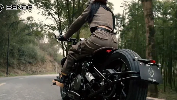 Xe Benda Napoleon 250 Bobber
