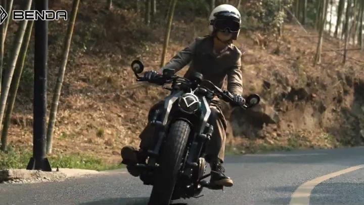 Xe Benda Napoleon 250 Bobber