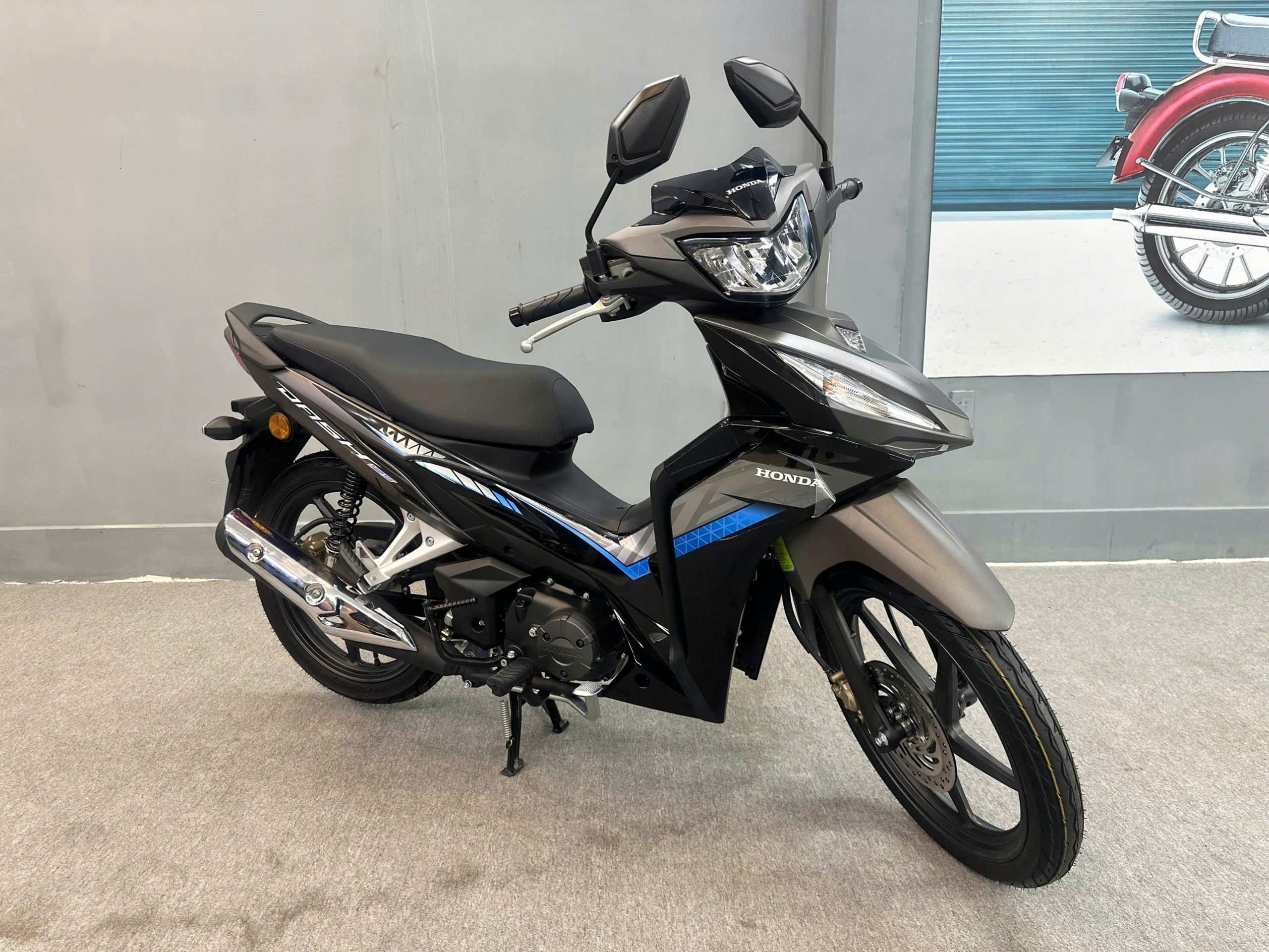 DASH 125 (22) - Copy