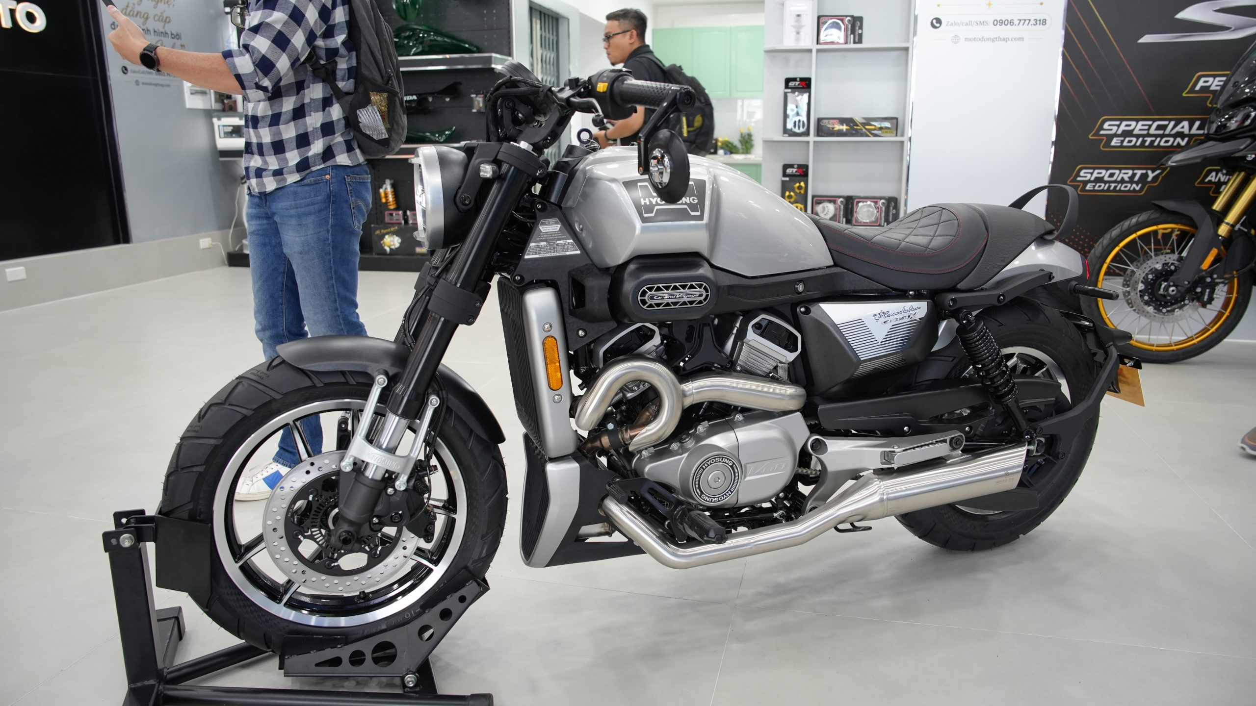Hyosung GV350X