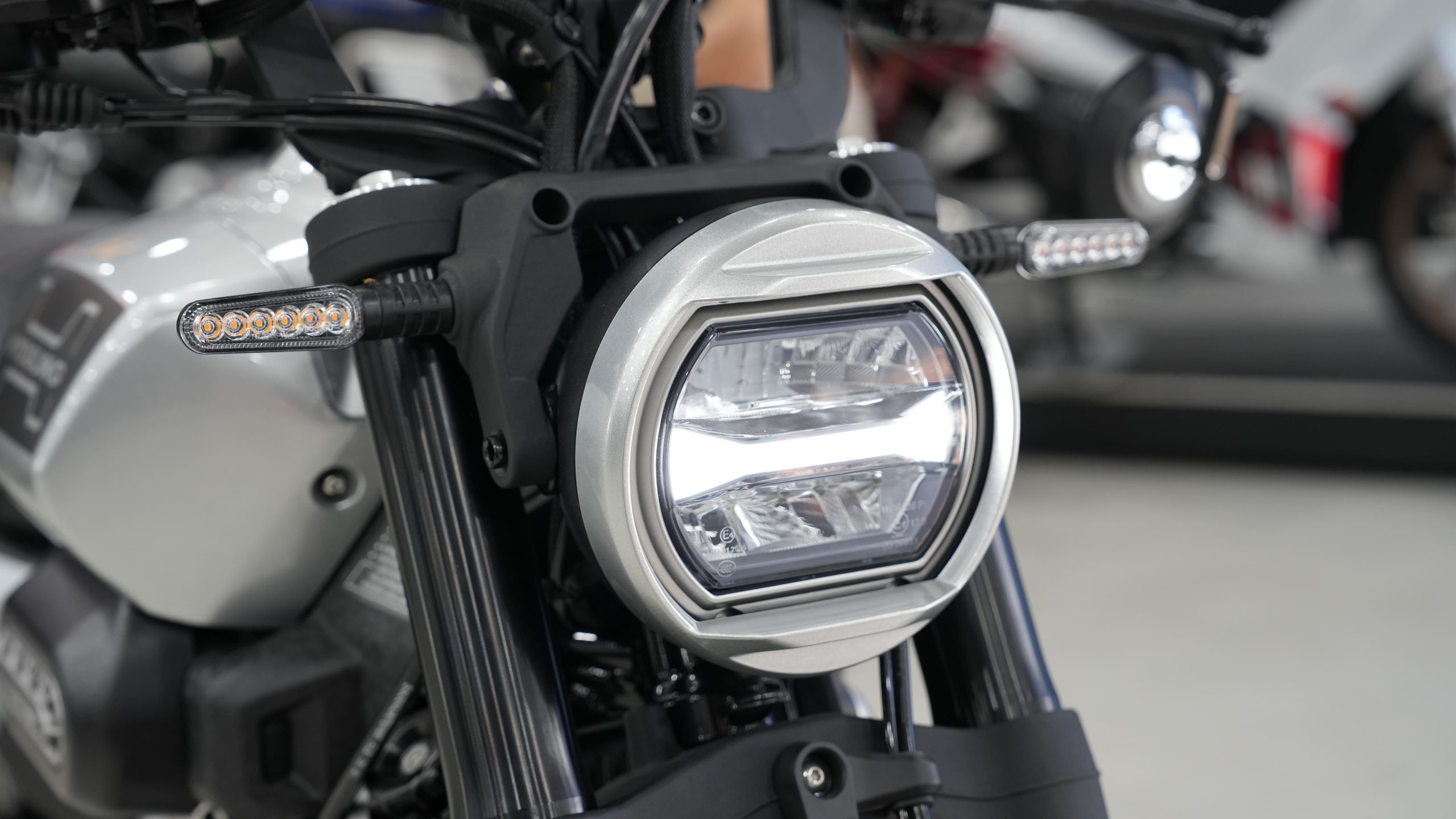 Hyosung GV350X