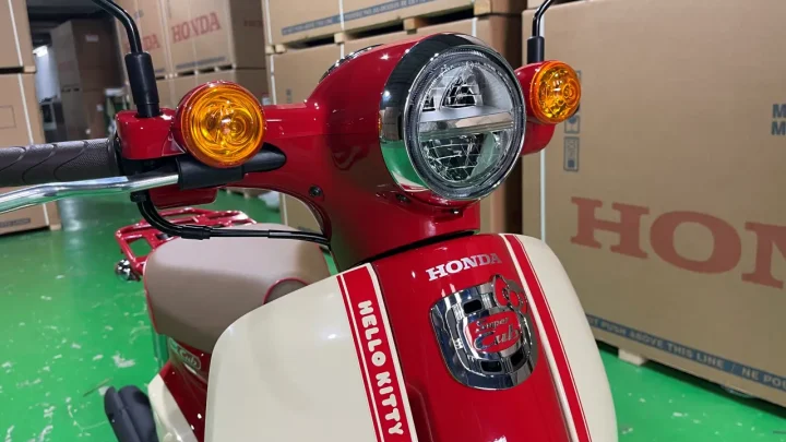 Honda Hello Kitty 50 mới nhập khẩu về Cub Shop – Sự hợp tác biểu tượng và phong cách