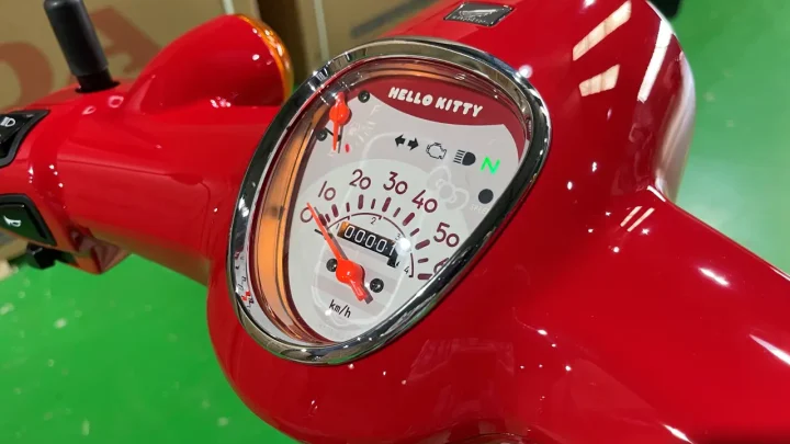 Honda Hello Kitty 50 mới nhập khẩu về Cub Shop – Sự hợp tác biểu tượng và phong cách