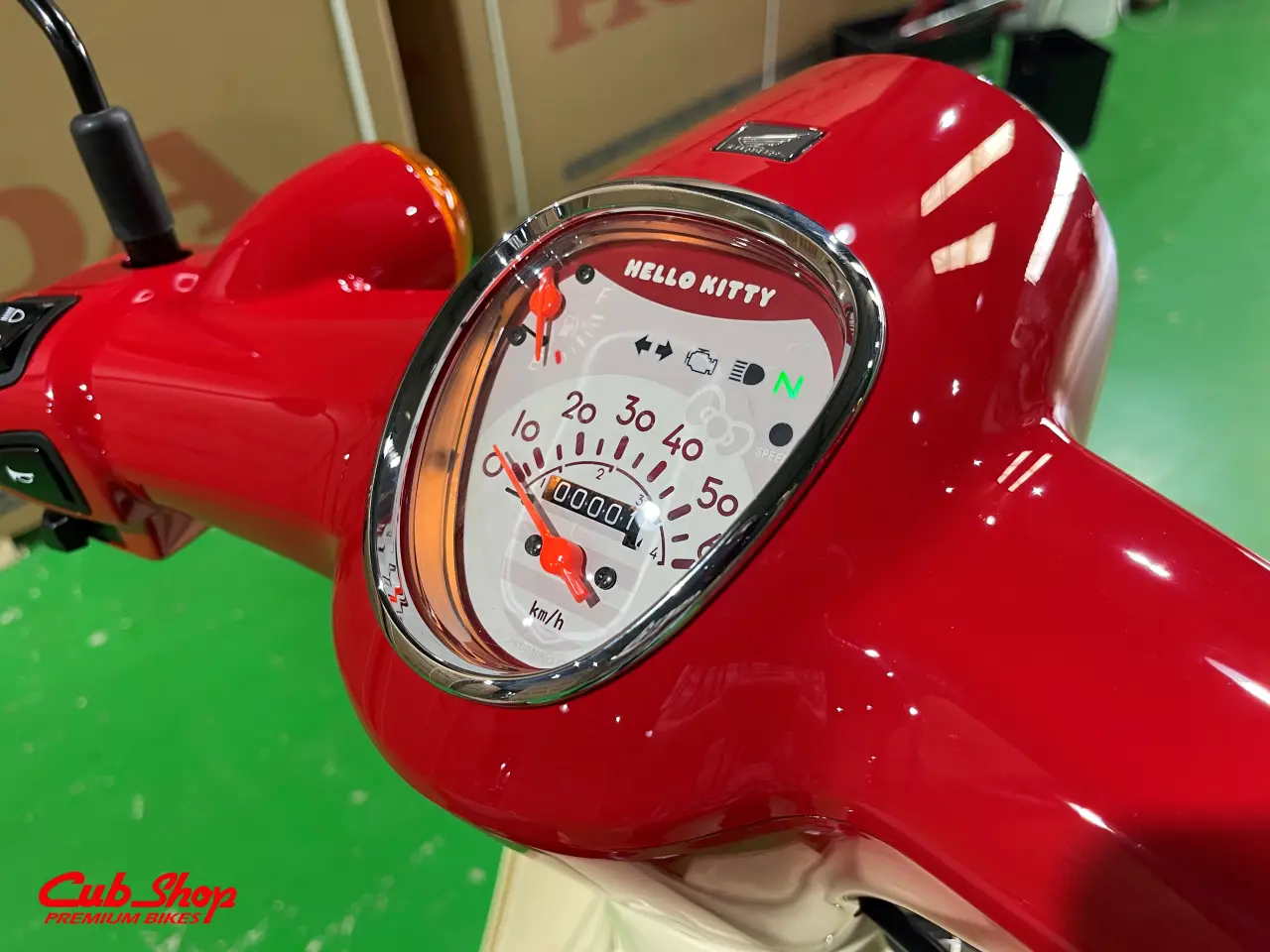 Honda Hello Kitty 50 mới nhập khẩu về Cub Shop - Sự hợp tác biểu tượng và phong cách (77) Honda Hello Kitty 50 mới nhập khẩu về Cub Shop – Sự hợp tác biểu tượng và phong cách