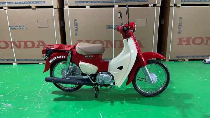 Honda Hello Kitty 50 mới nhập khẩu về Cub Shop – Sự hợp tác biểu tượng và phong cách