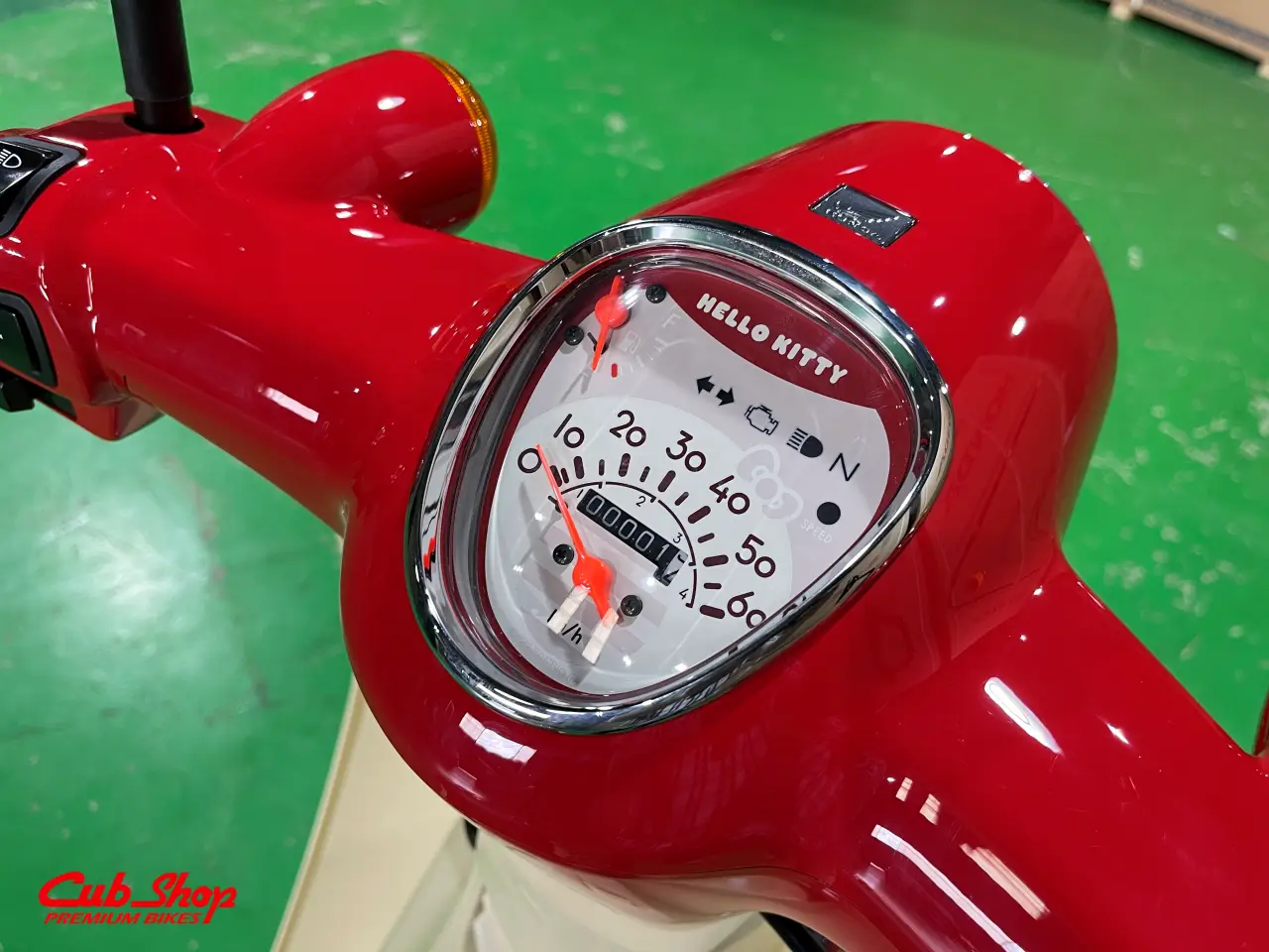 Honda Hello Kitty 50 mới nhập khẩu về Cub Shop - Sự hợp tác biểu tượng và phong cách (95) Honda Hello Kitty 50 mới nhập khẩu về Cub Shop – Sự hợp tác biểu tượng và phong cách