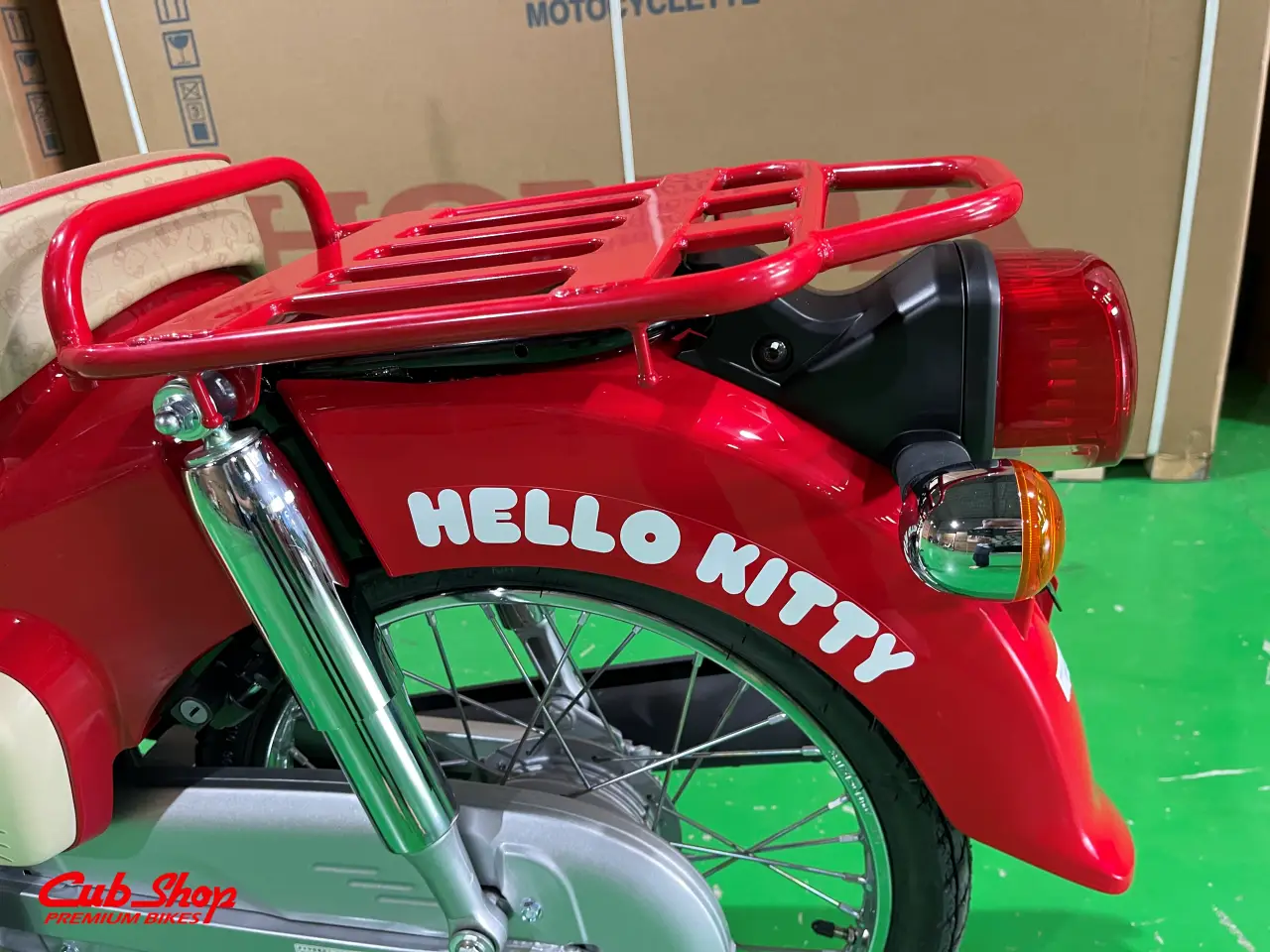 Honda Hello Kitty 50 mới nhập khẩu về Cub Shop - Sự hợp tác biểu tượng và phong cách (98) Honda Hello Kitty 50 mới nhập khẩu về Cub Shop – Sự hợp tác biểu tượng và phong cách