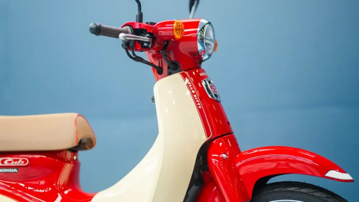 Honda Super Cub 110 – Hello Kitty