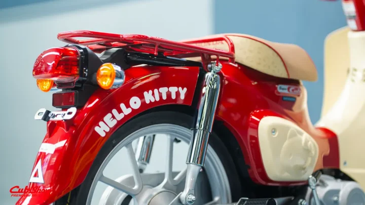 Honda Super Cub 110 – Hello Kitty