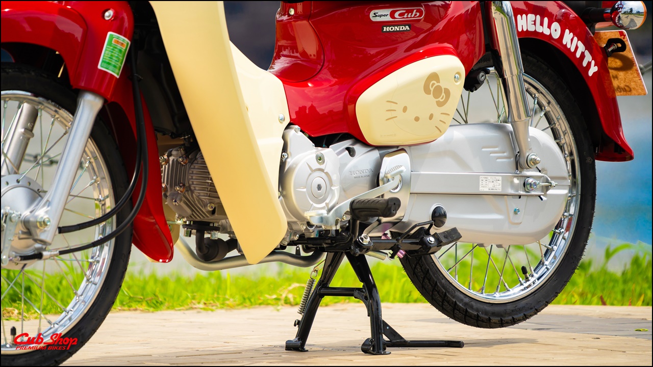 Honda Super Cub 50 Hello Kitty Nhật Bản