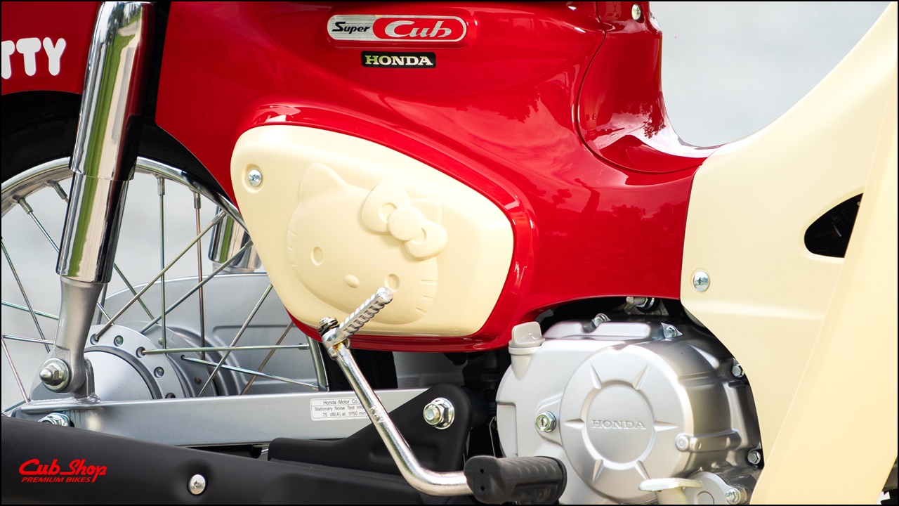 Honda Super Cub 50 Hello Kitty Nhật Bản