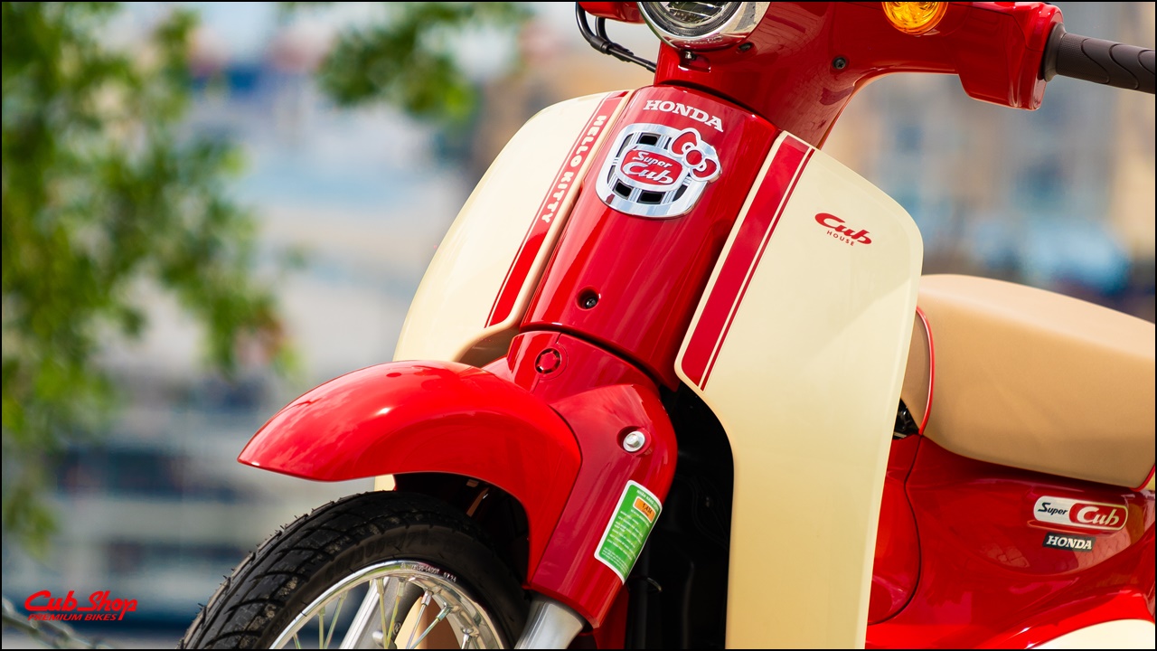 Honda Super Cub 50 Hello Kitty Nhật Bản