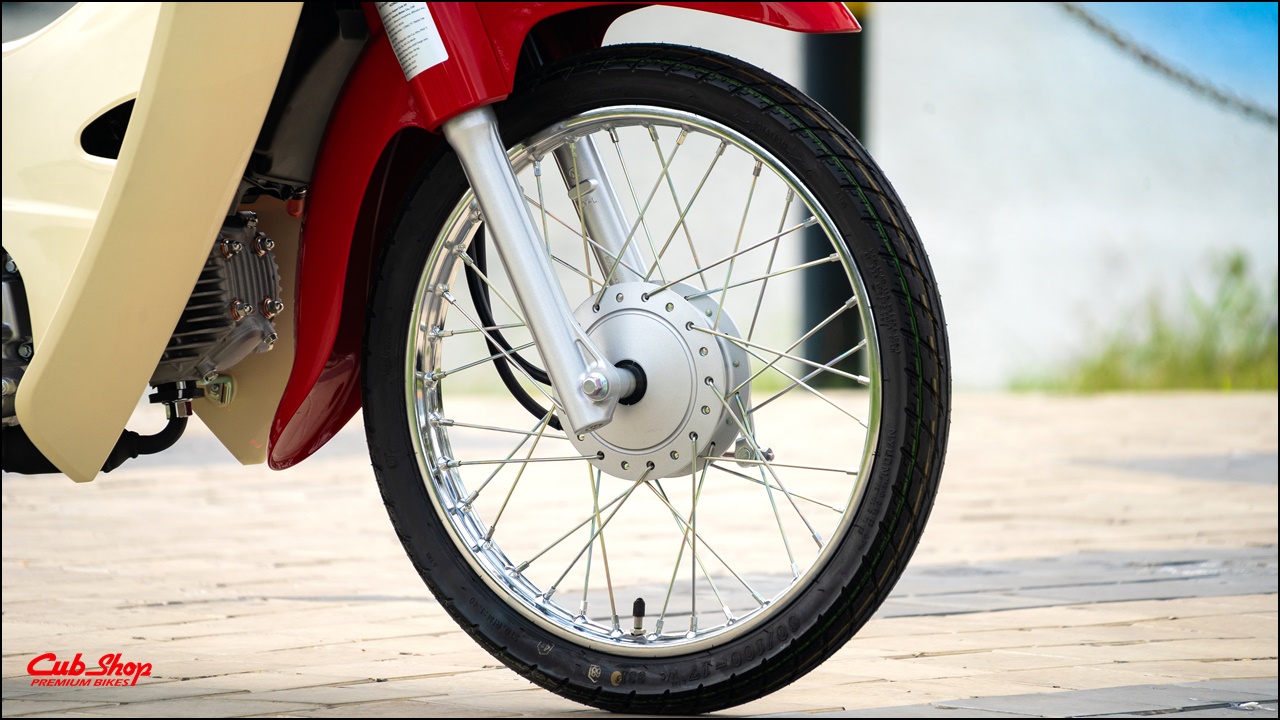 Honda Super Cub 50 Hello Kitty Nhật Bản
