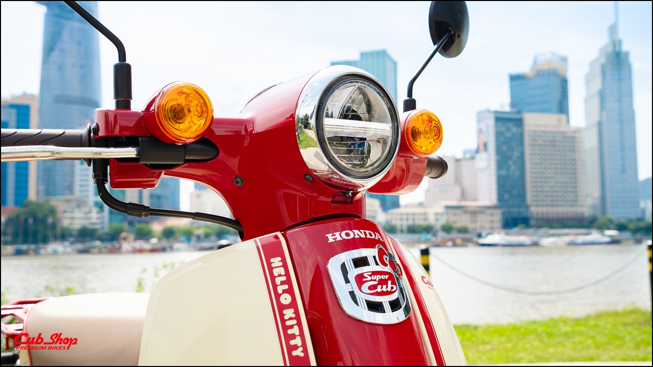 Honda Super Cub 50 Hello Kitty Nhật Bản