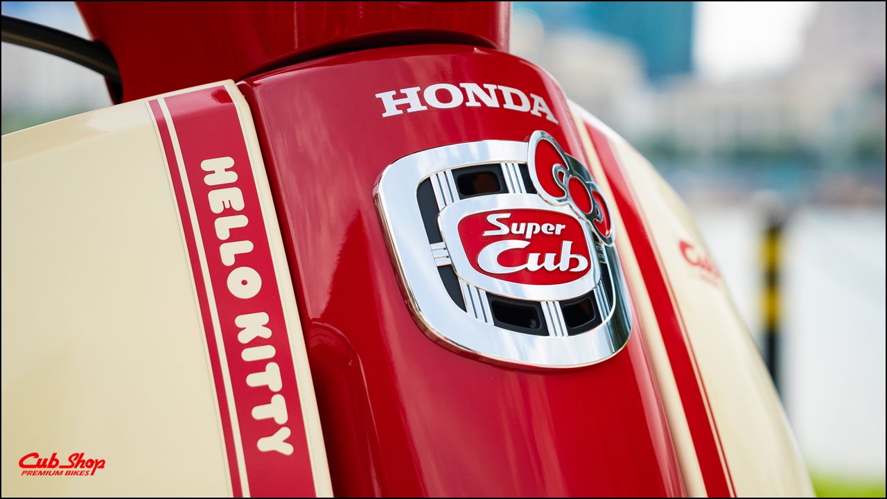 Honda Super Cub 50 Hello Kitty Nhật Bản