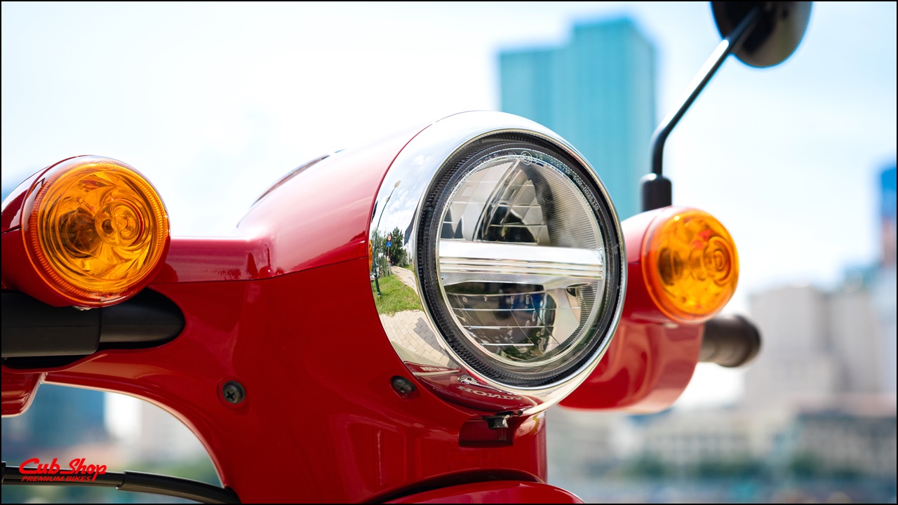 Honda Super Cub 50 Hello Kitty Nhật Bản